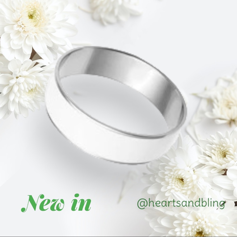 💐NWT White Epoxy & Silver Stainless Steel Bangle💐